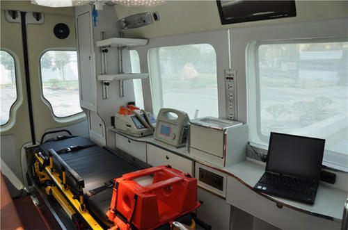 都匀市救护车内部